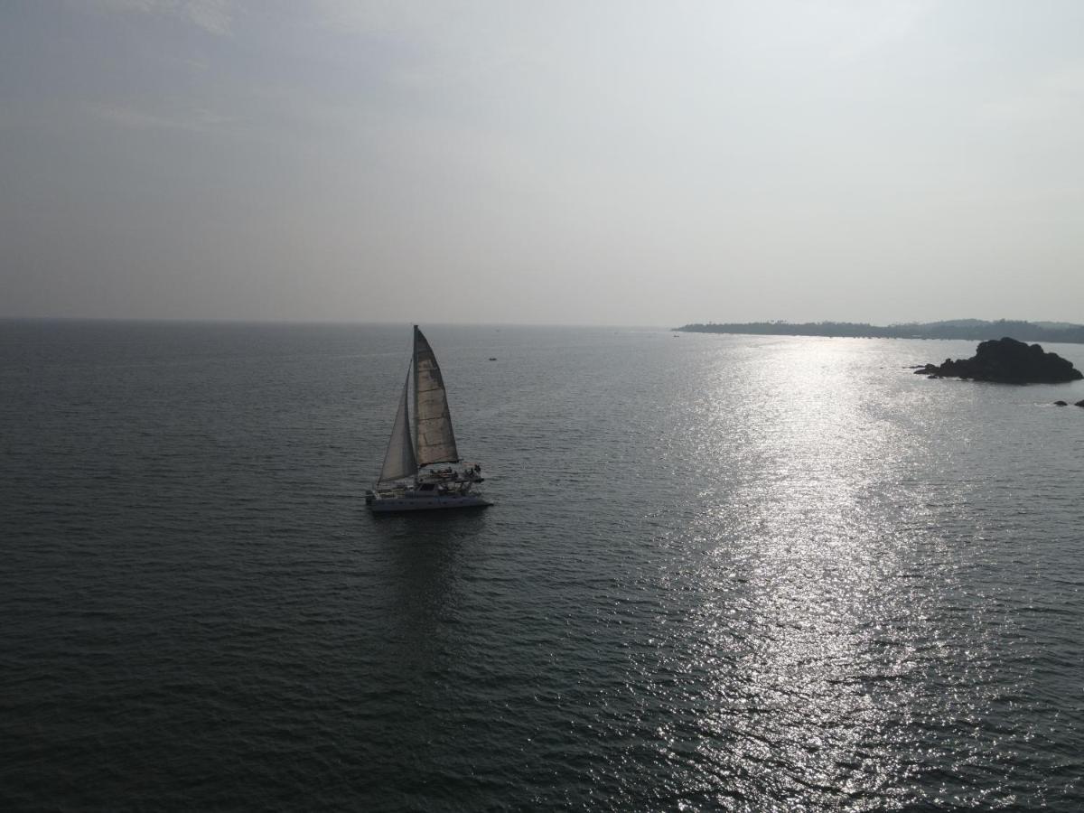 Dazzle Bay By Twenty Two Hotel Weligama Bagian luar foto